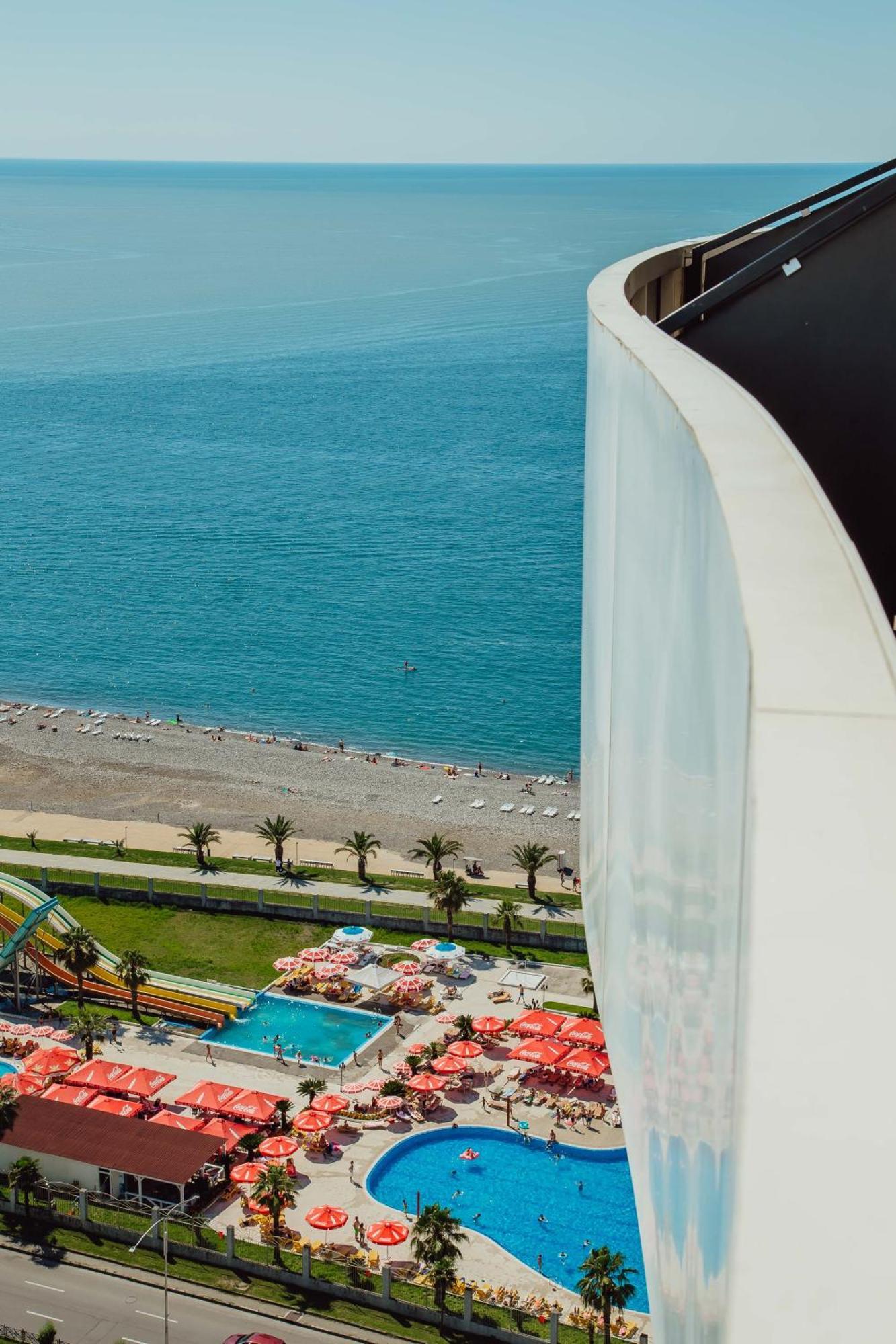 Ferienwohnung The Blue Perl 3 Batumi Exterior foto