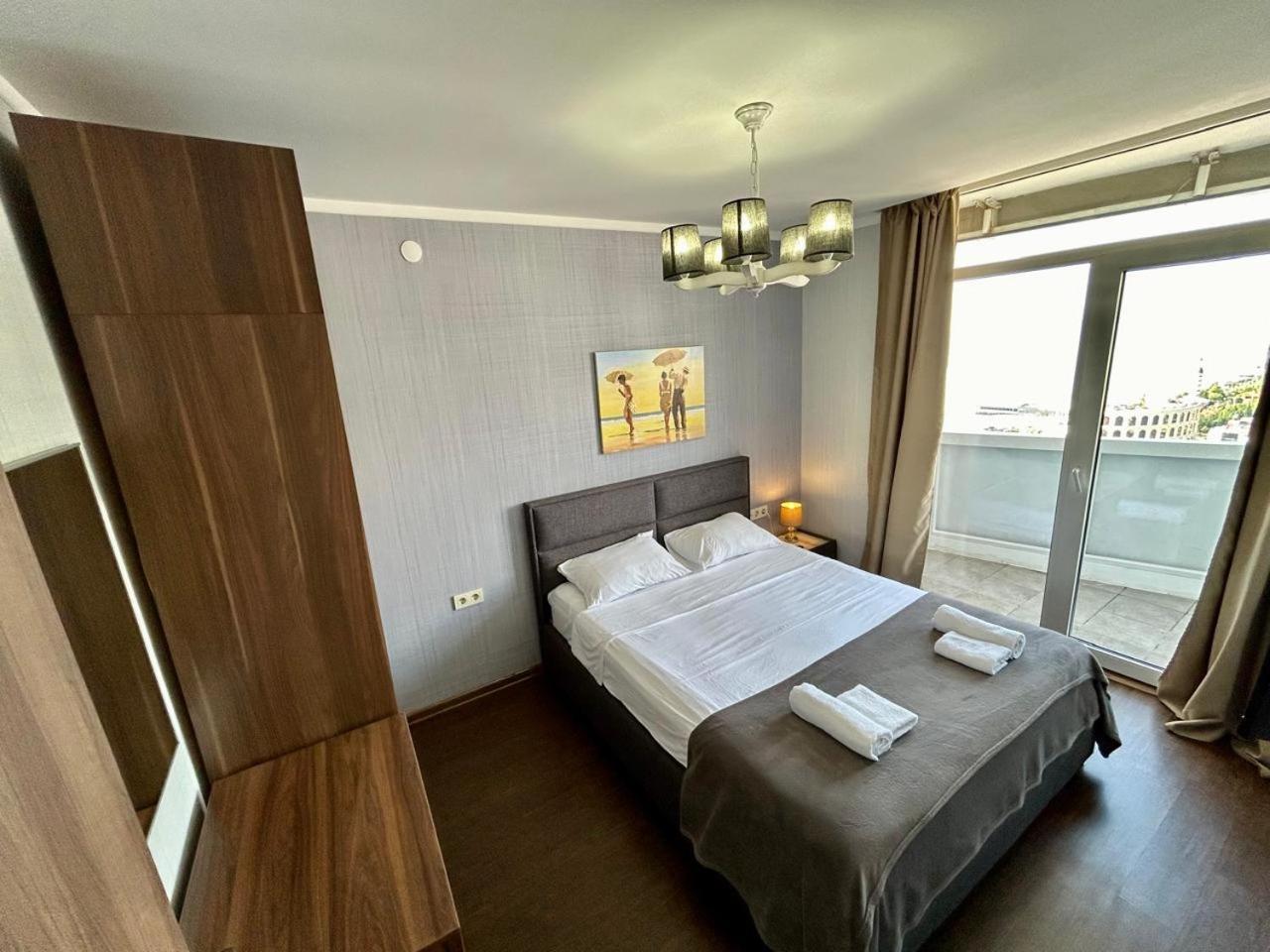 Ferienwohnung The Blue Perl 3 Batumi Exterior foto