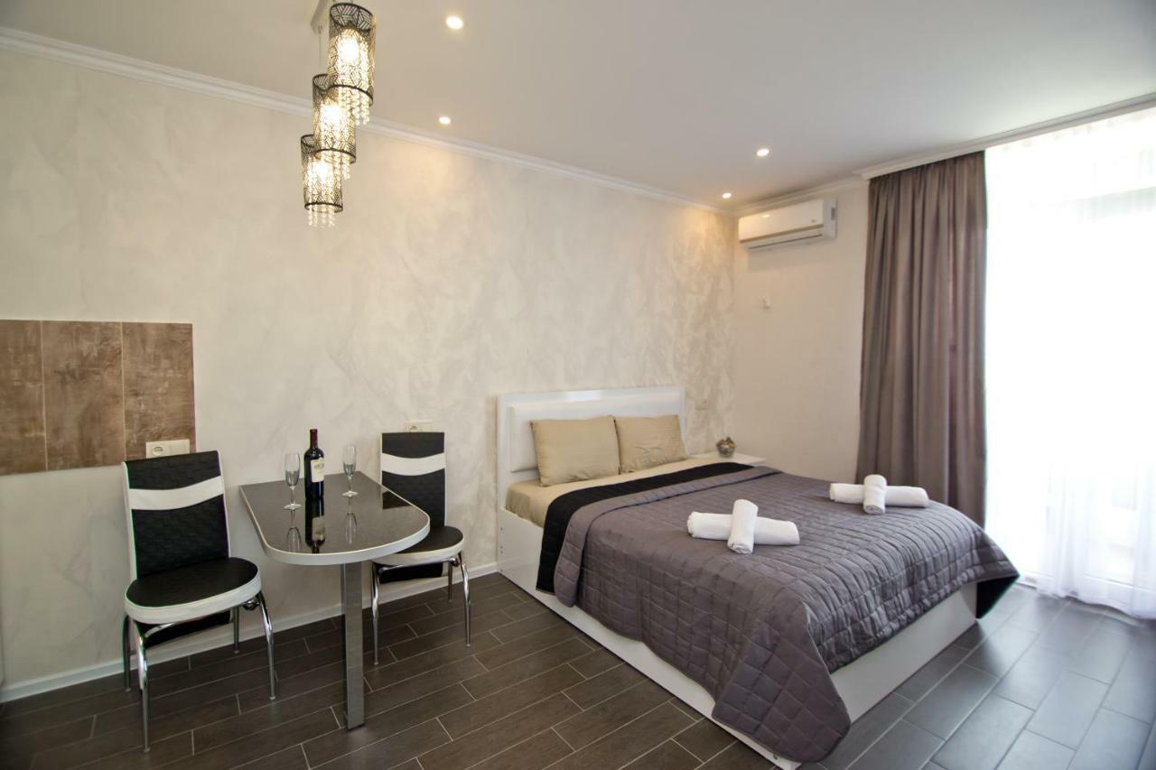 Ferienwohnung The Blue Perl 3 Batumi Exterior foto